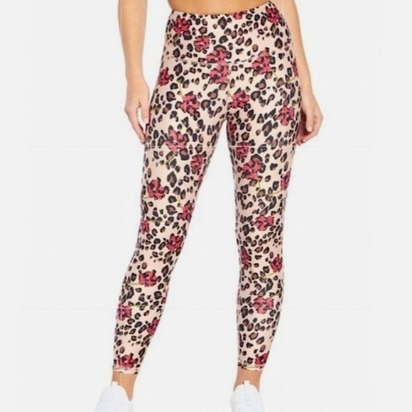🔥Wildfox | Women’s light coral cheetah/floral print buttery soft leggings size M - Picture 14 of 16